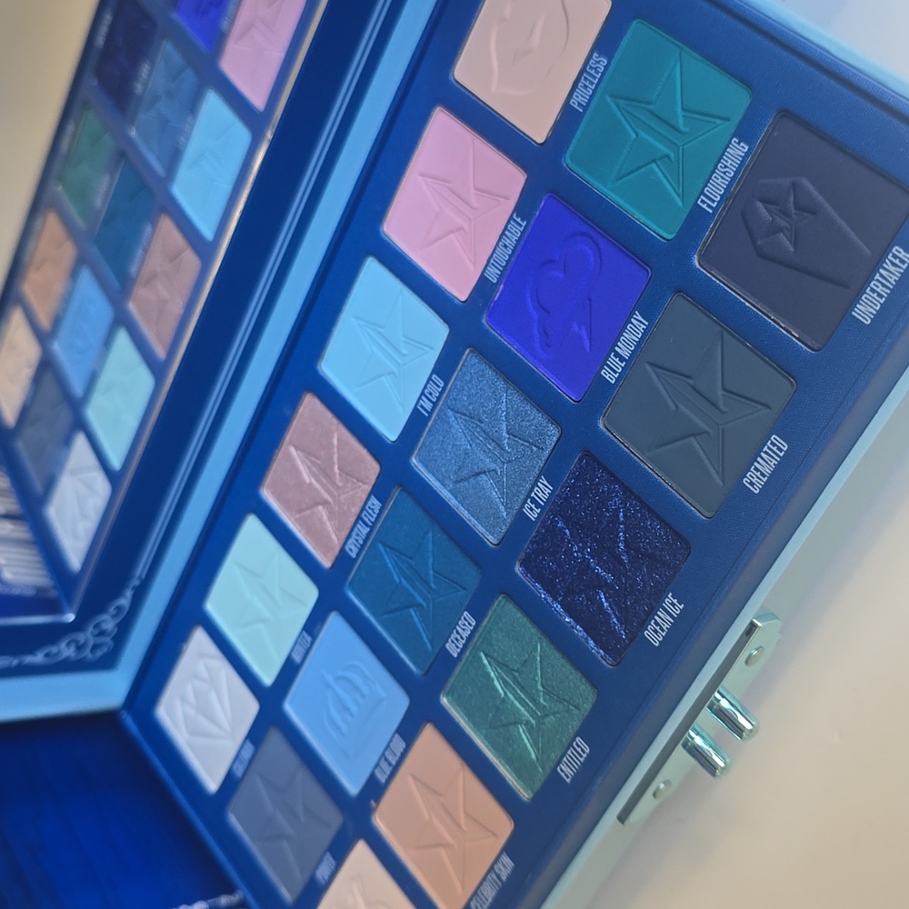 Jeffree Star Blue Blood Palette - Picture 7 of 10